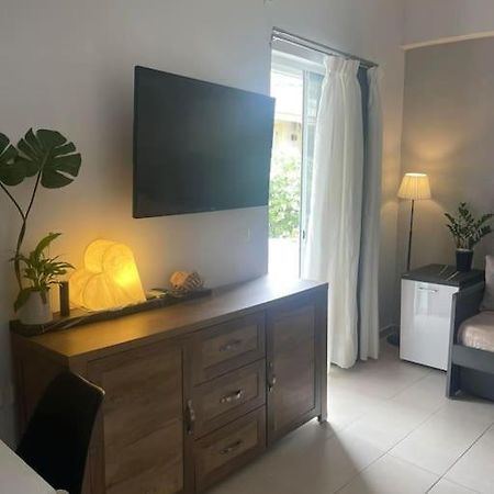 Studio In The Center, 2 Mins From The Beach ルートラキ エクステリア 写真
